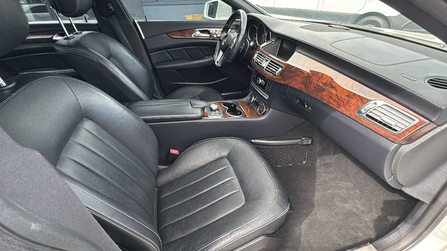 Used 2014 Mercedes-Benz CLS 550 4MATIC w/ Premium 1 Package image 20