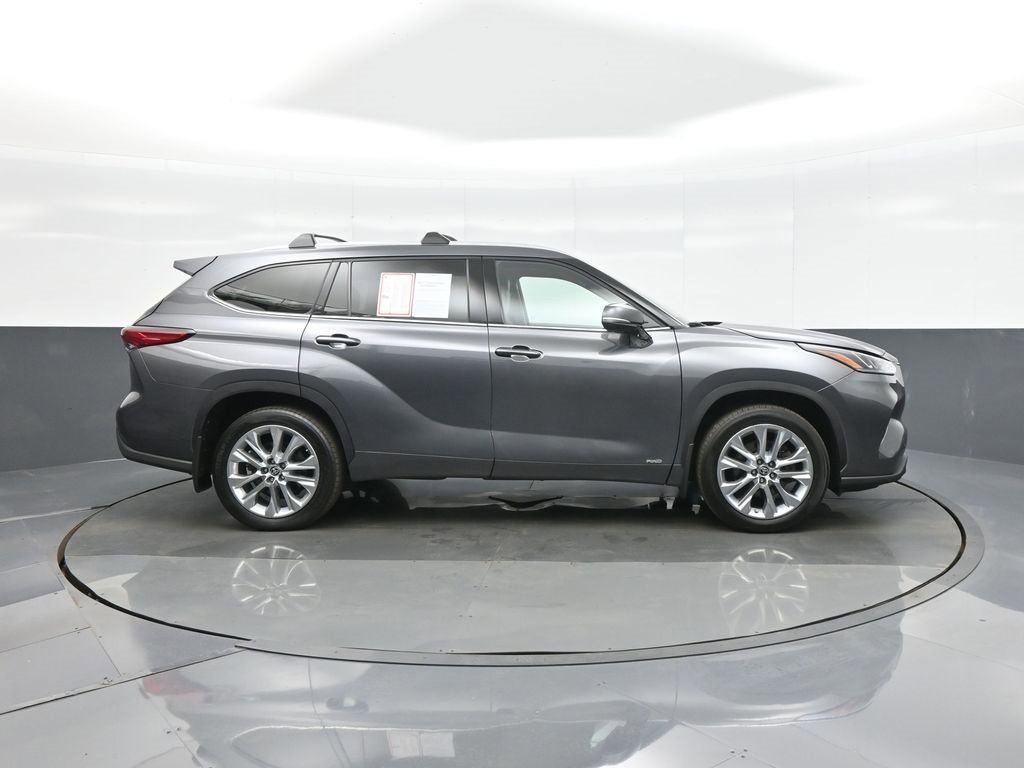 Used 2022 Toyota Highlander Limited image 8