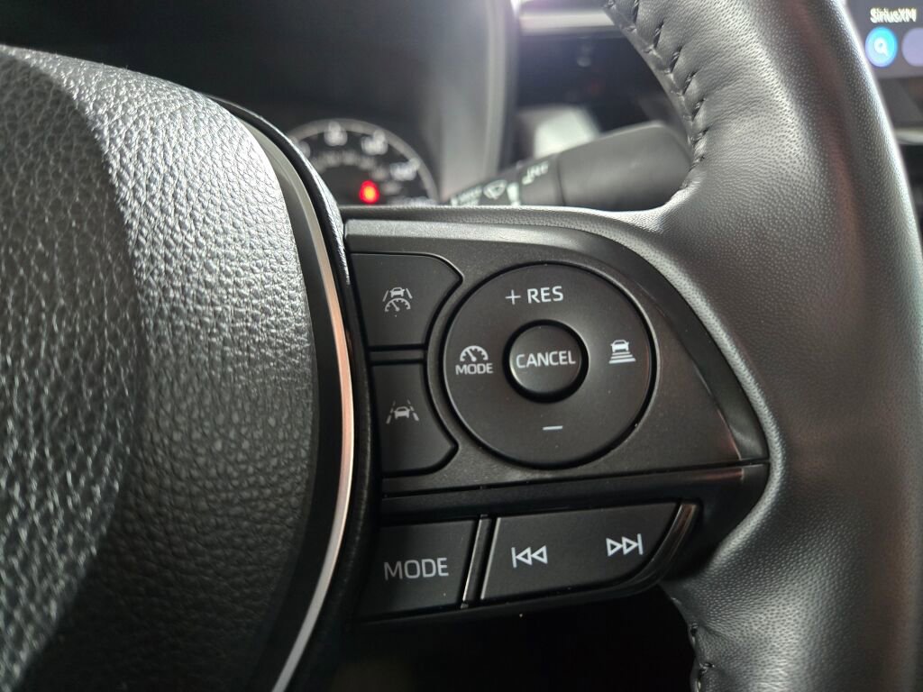 Used 2024 Toyota Corolla SE w/ SE Package FWD image 19