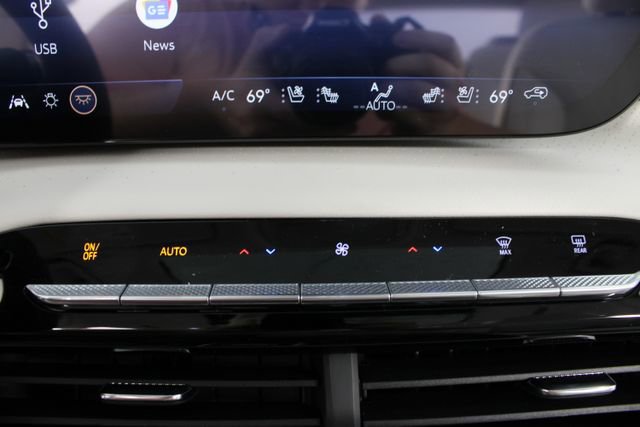 New 2026 Buick Enclave Avenir w/ Super Cruise Package AWD/4WD image 8