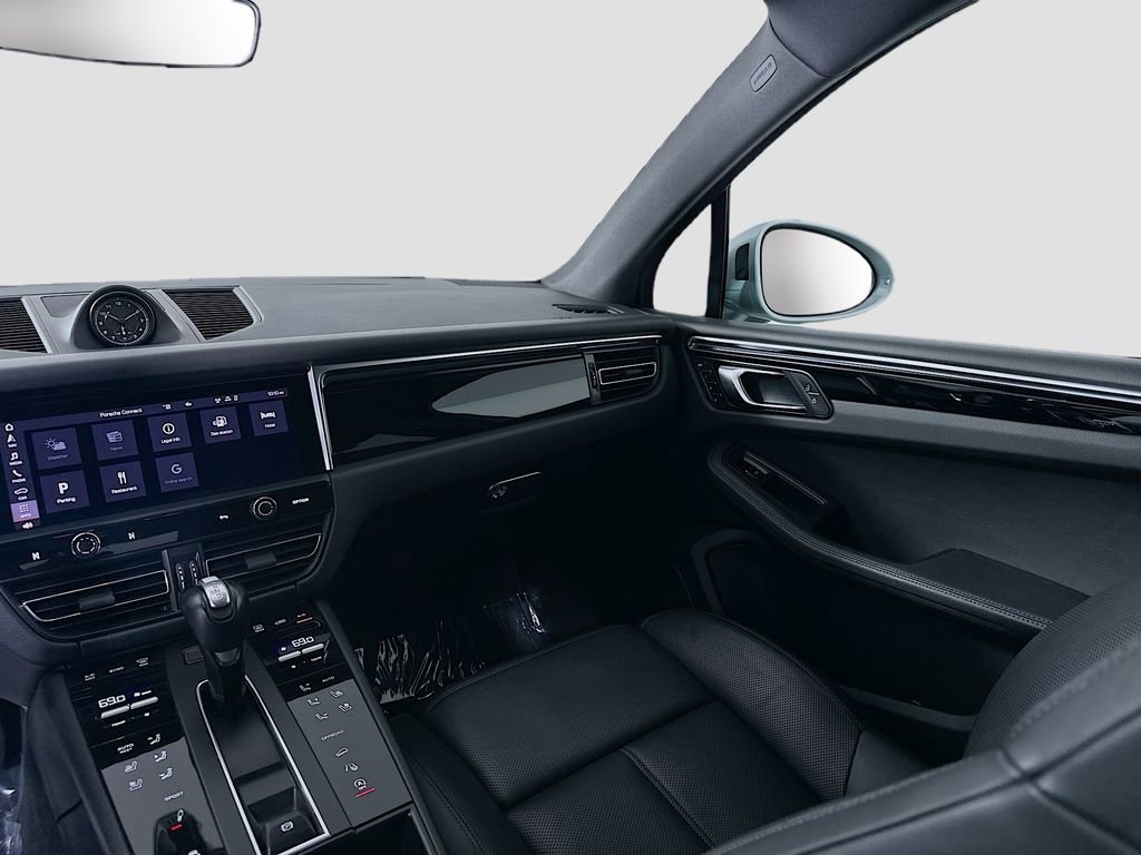 Certified 2023 Porsche Macan image 25