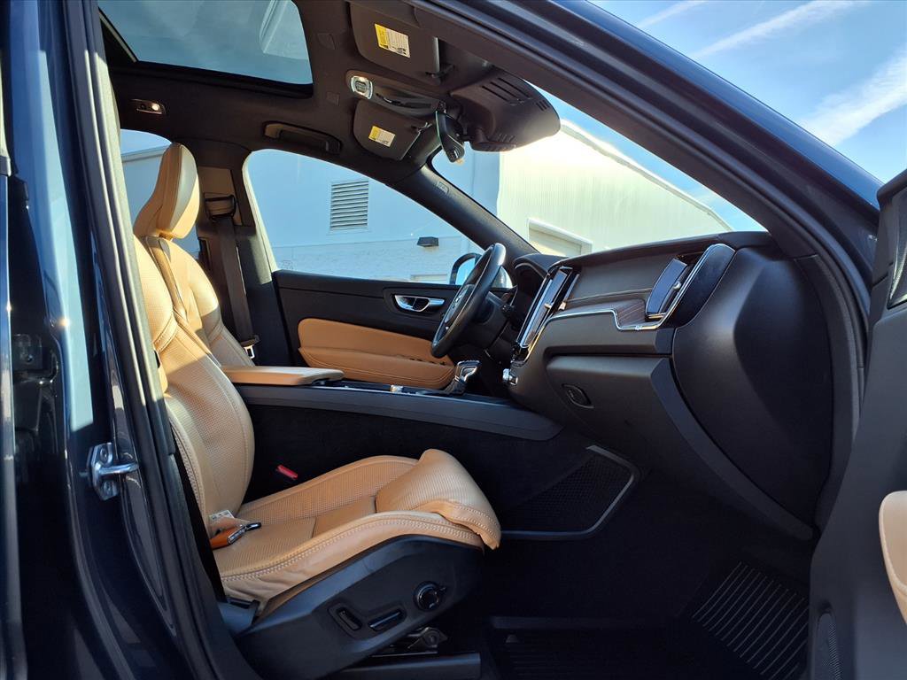 Used 2021 Volvo XC60 T5 Inscription w/ Advanced Package image 28