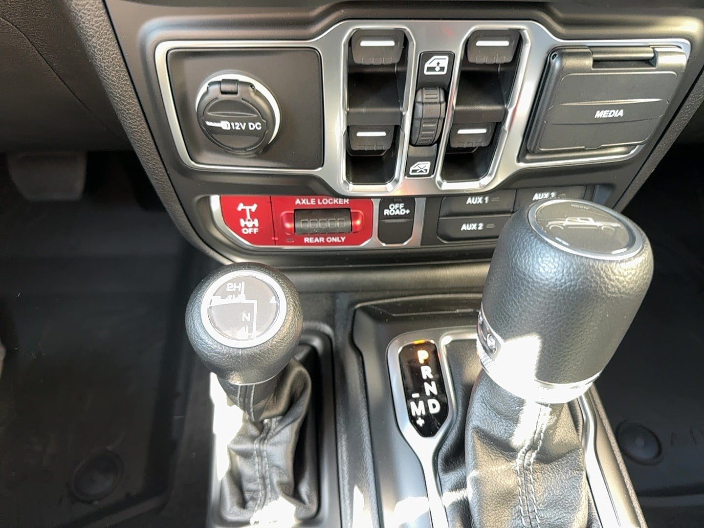 New 2025 Jeep Gladiator Sport AWD/4WD image 21