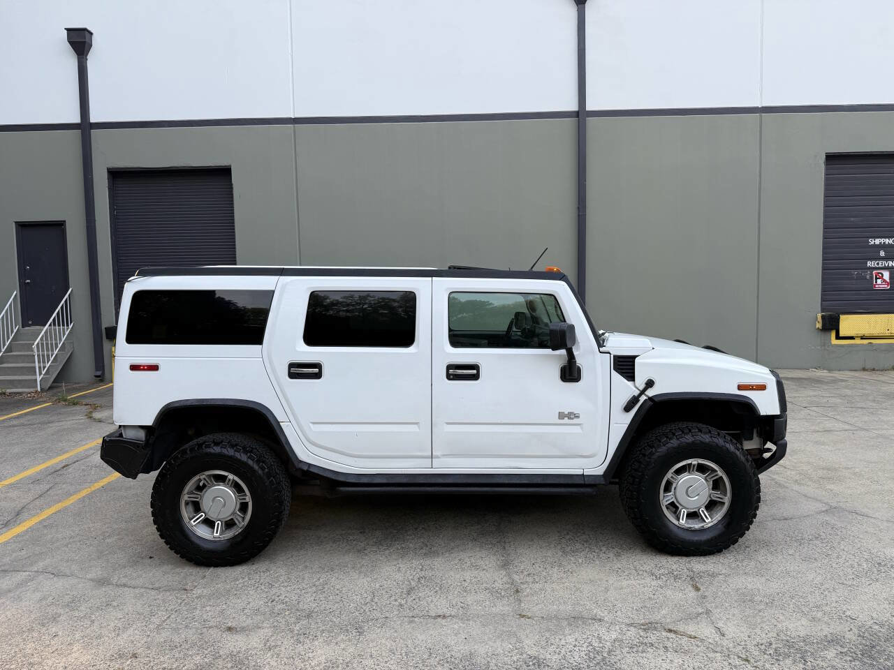 Used 2003 HUMMER H2 w/ Preferred Equipment Group image 6