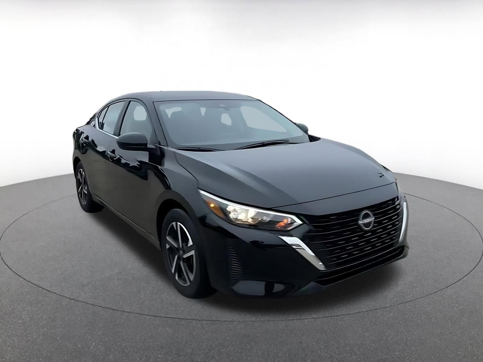 Used 2025 Nissan Sentra SV image 3