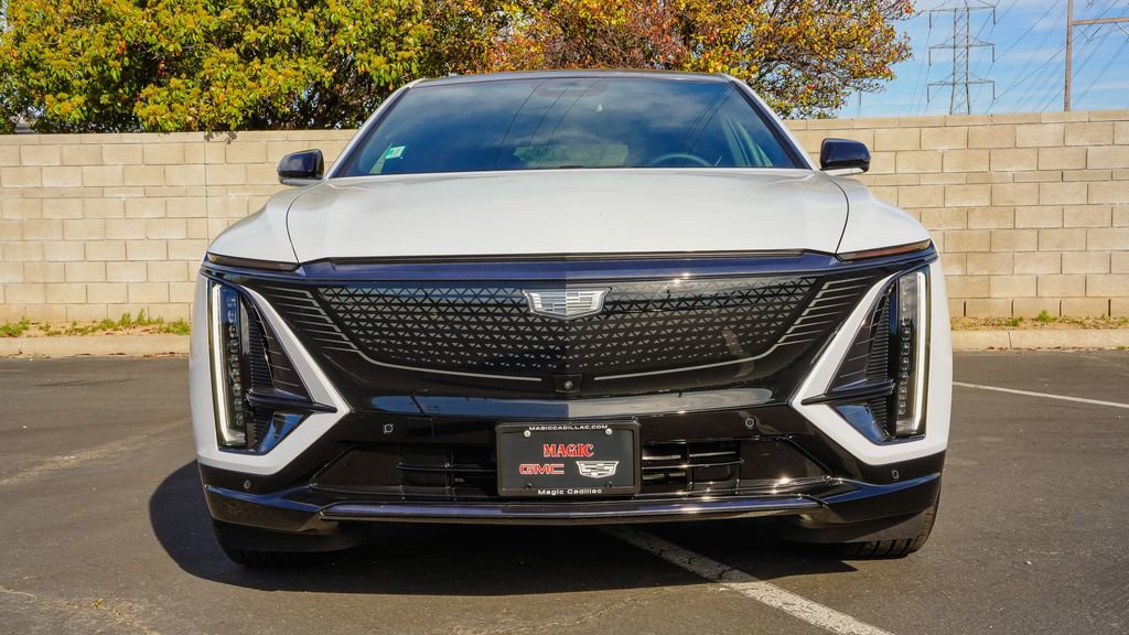 New 2026 Cadillac Lyriq Sport w/ LPO, Floor Liner Package AWD/4WD image 4