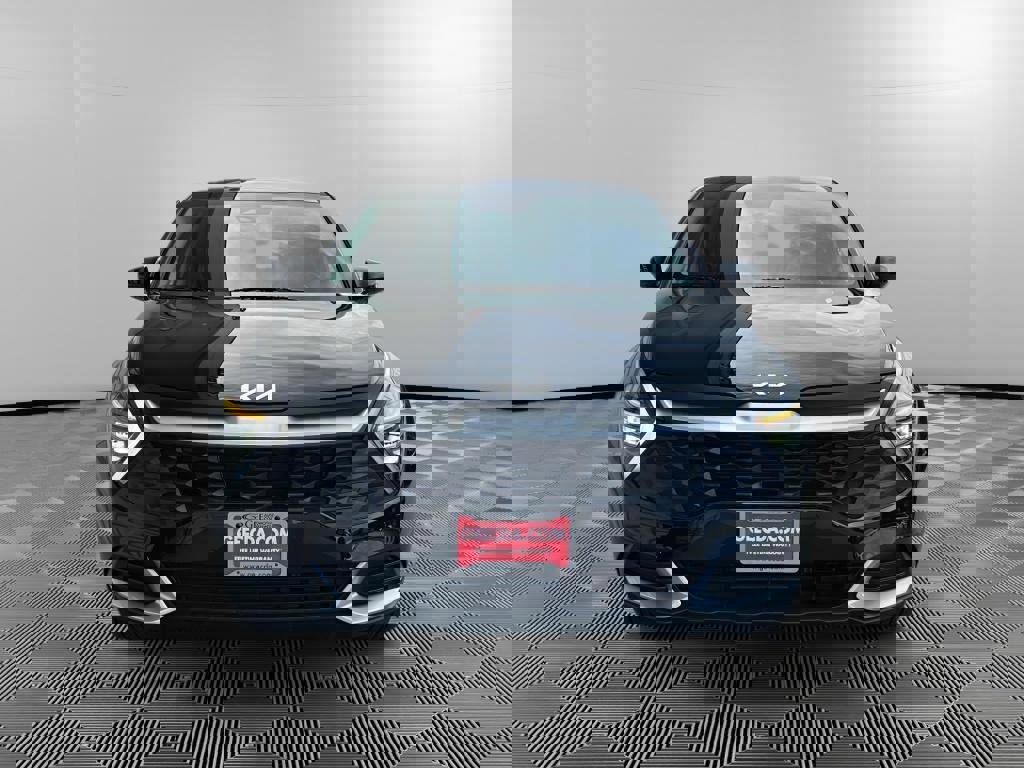 New 2025 Kia Sportage LX image 2