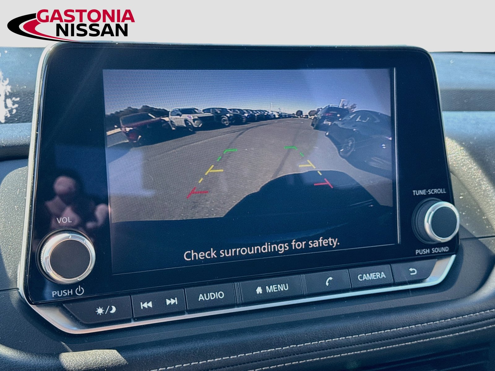 Used 2025 Nissan Rogue SV AWD/4WD image 17