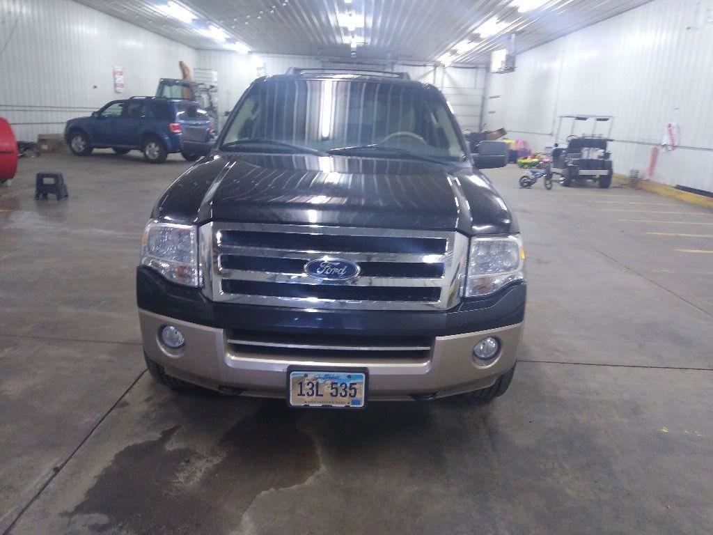 Used 2014 Ford Expedition EL XLT w/ Equipment Group 202A image 2