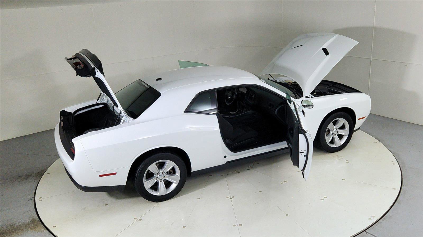 Used 2023 Dodge Challenger SXT image 41