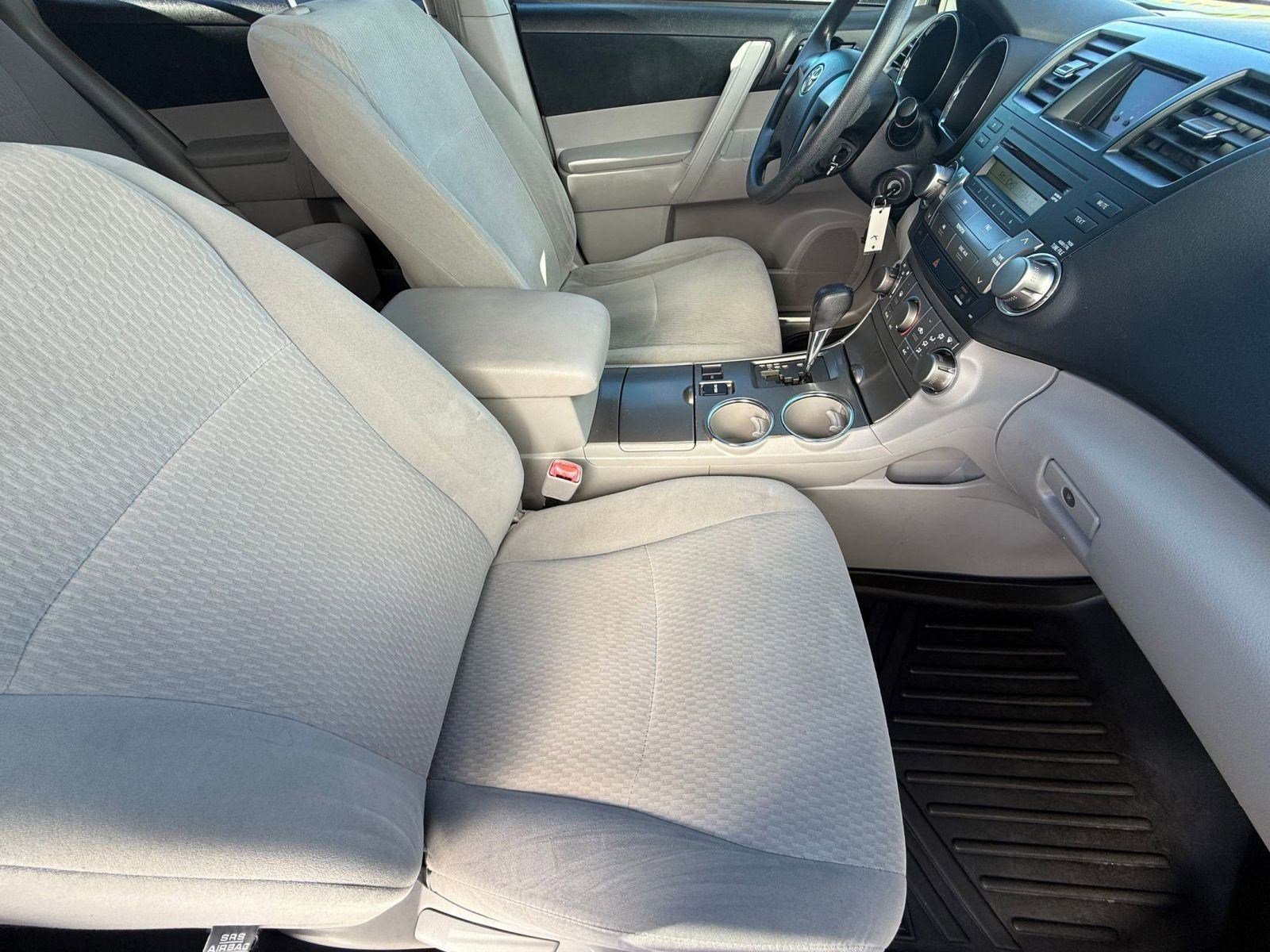 Used 2010 Toyota Highlander Base image 33