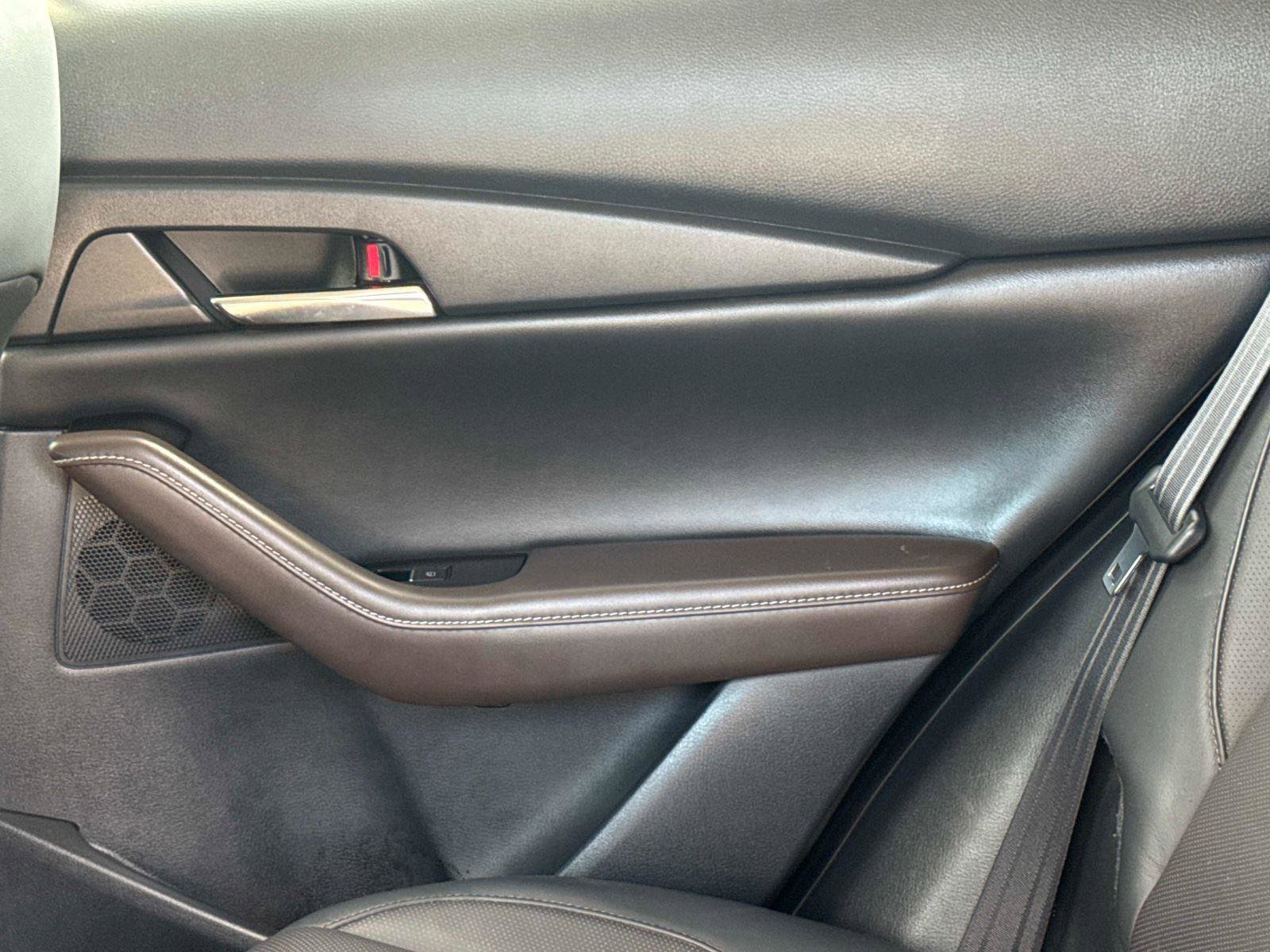 Used 2020 MAZDA CX-30 FWD w/ Premium Package image 13