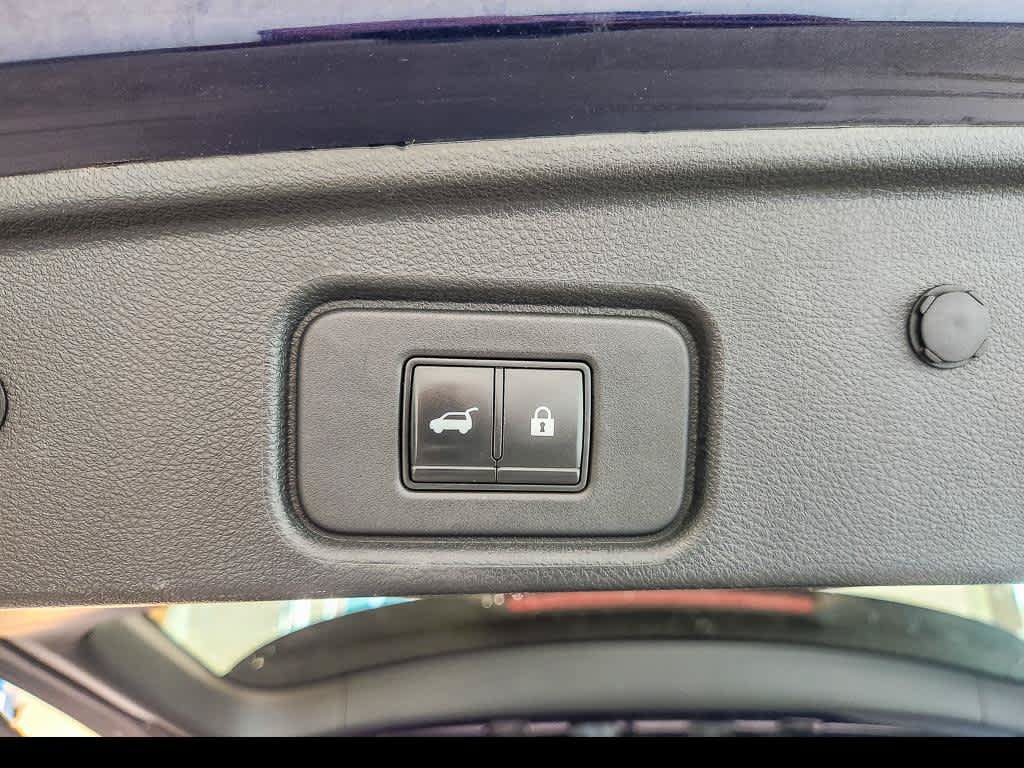 Used 2022 Nissan Pathfinder SV w/ SV Premium Package AWD/4WD image 22