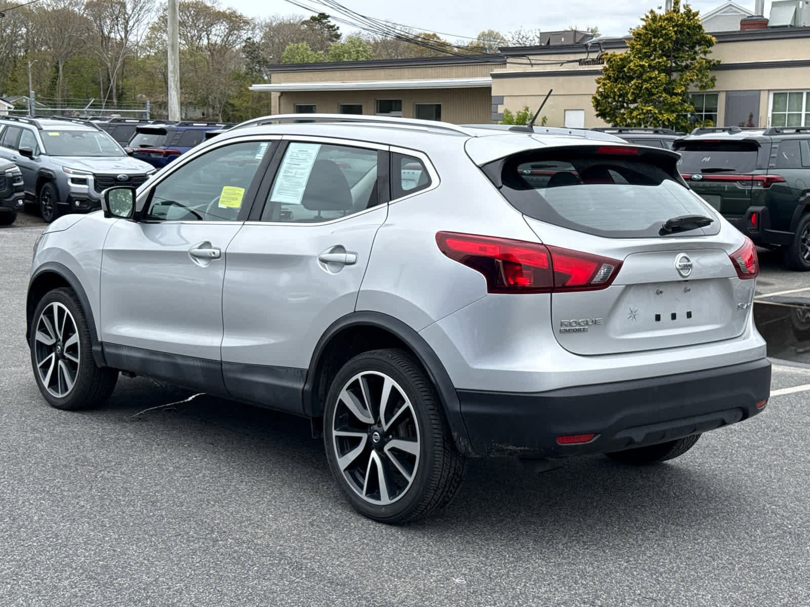 Used 2017 Nissan Rogue Sport SL AWD/4WD image 3
