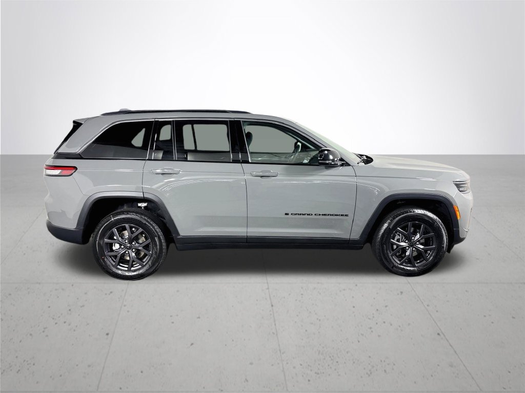 New 2027 Jeep Grand Cherokee Altitude AWD/4WD image 5