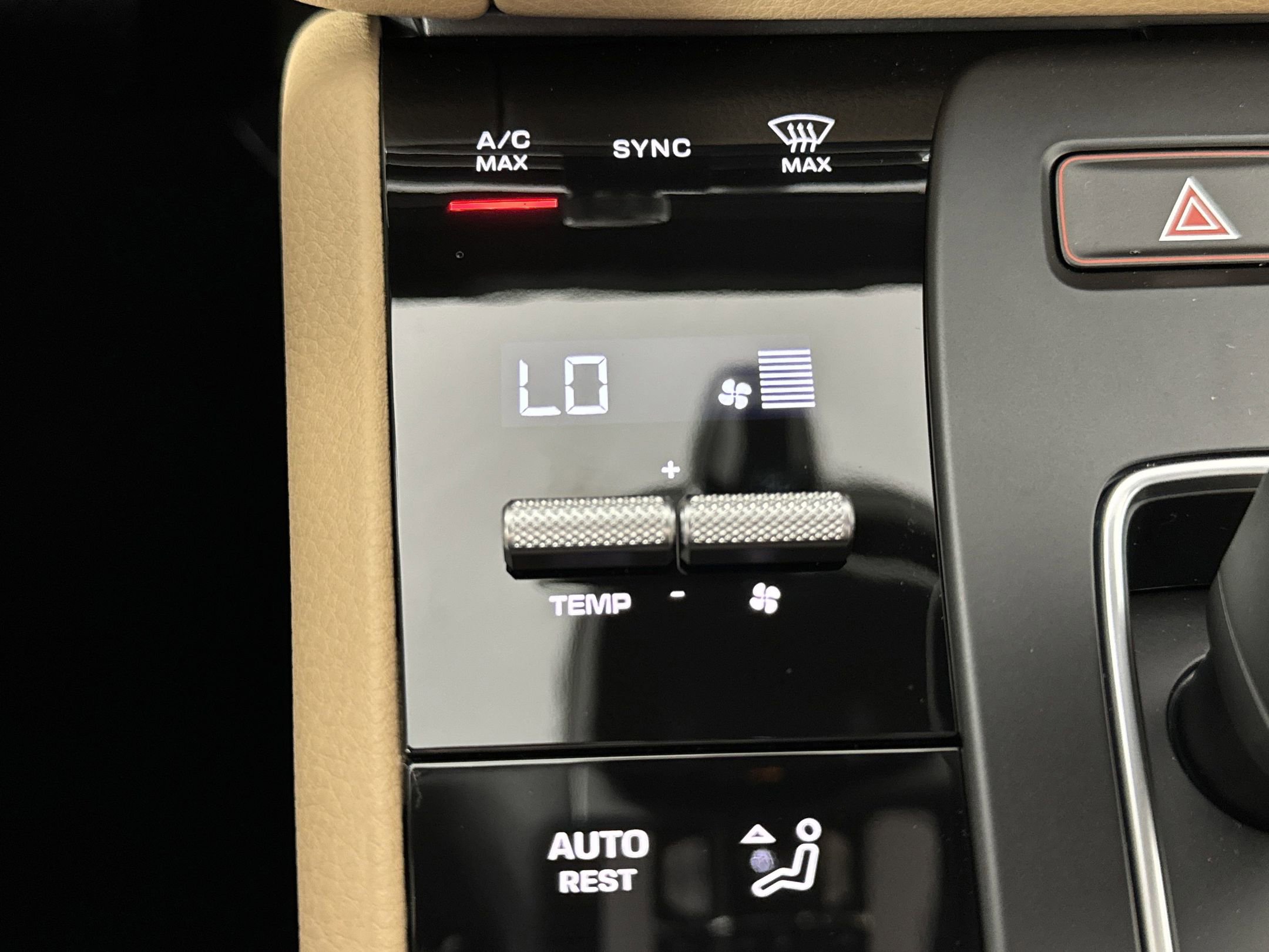 Certified 2025 Porsche Macan image 21