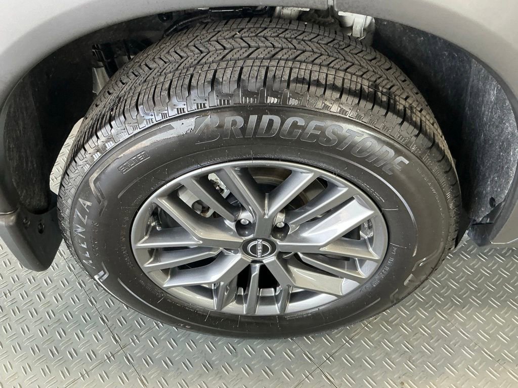 Used 2025 Nissan Rogue S FWD image 39