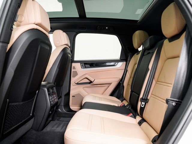 Certified 2025 Porsche Cayenne image 24