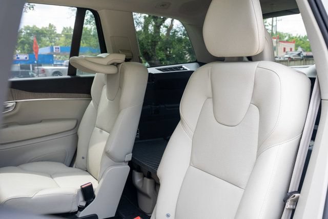 Used 2025 Volvo XC90 T8 Plus w/ Protection Package Premier AWD/4WD image 44