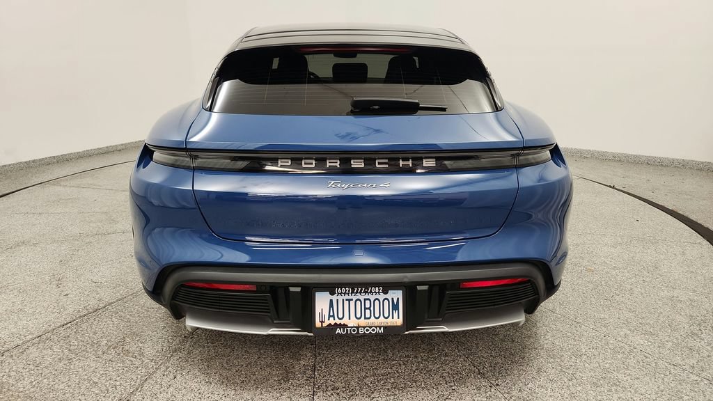 Used 2022 Porsche Taycan 4 Cross Turismo AWD/4WD image 18