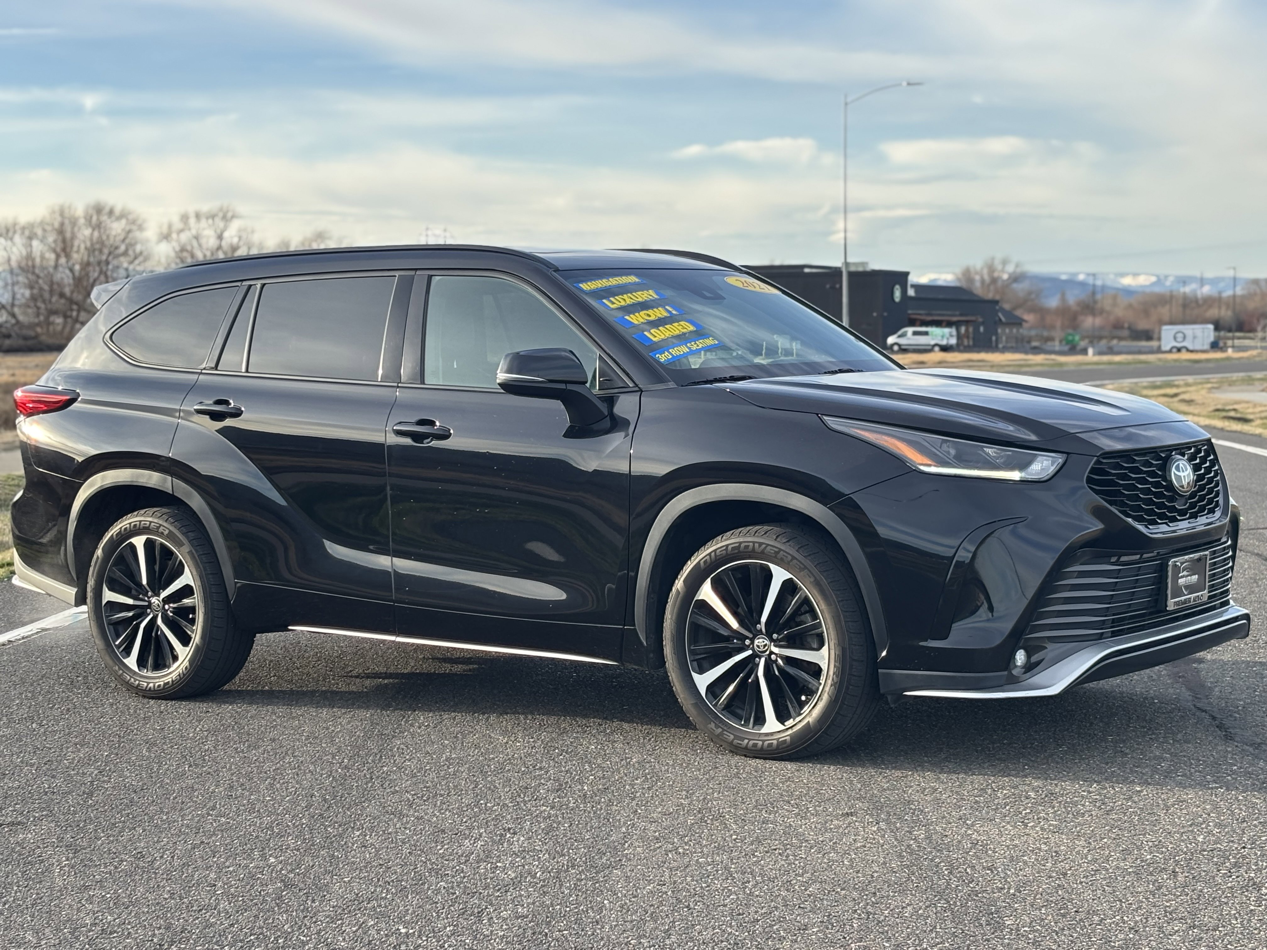 Used 2021 Toyota Highlander XSE image 4