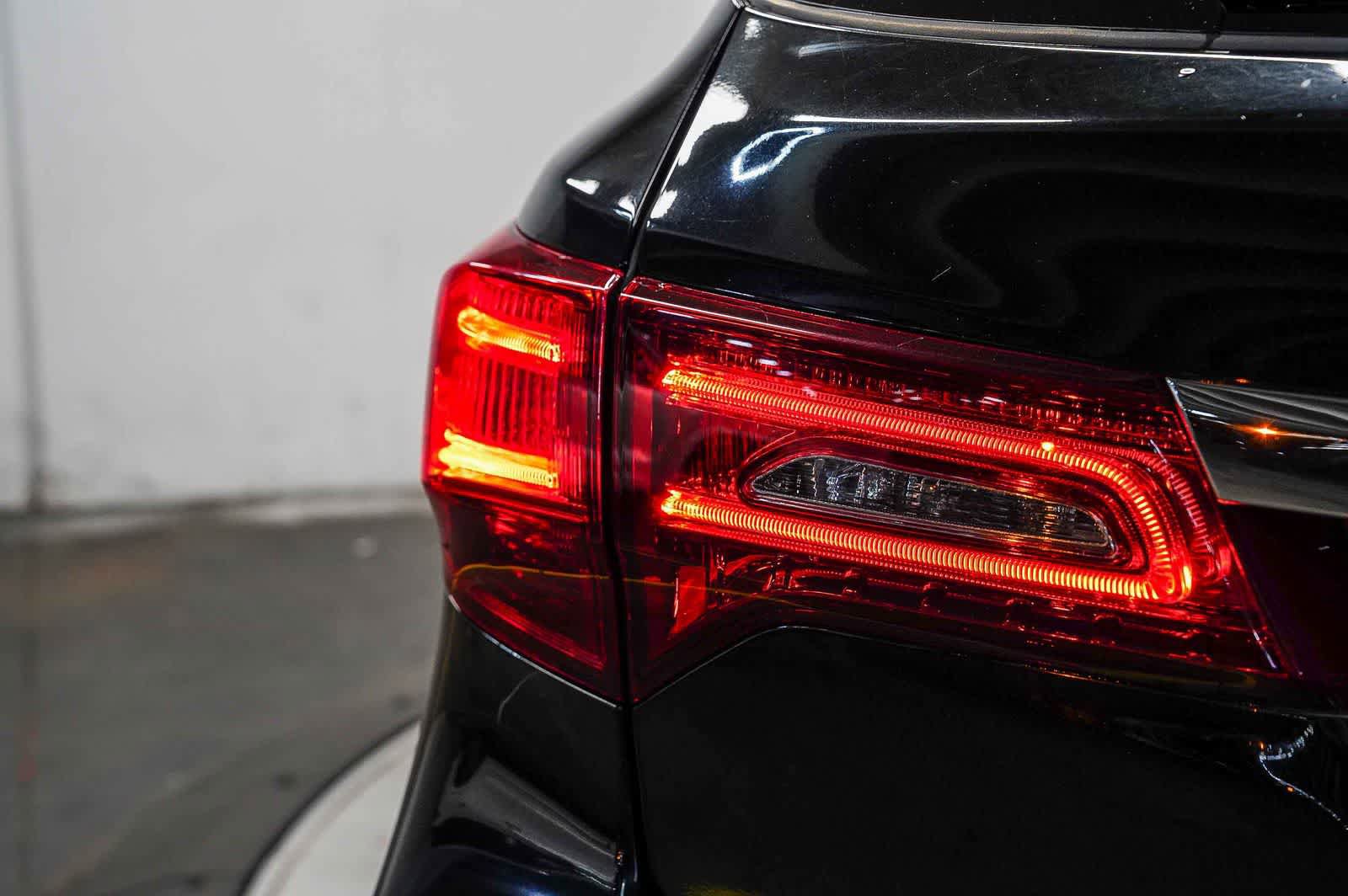 Used 2019 Acura MDX FWD image 11