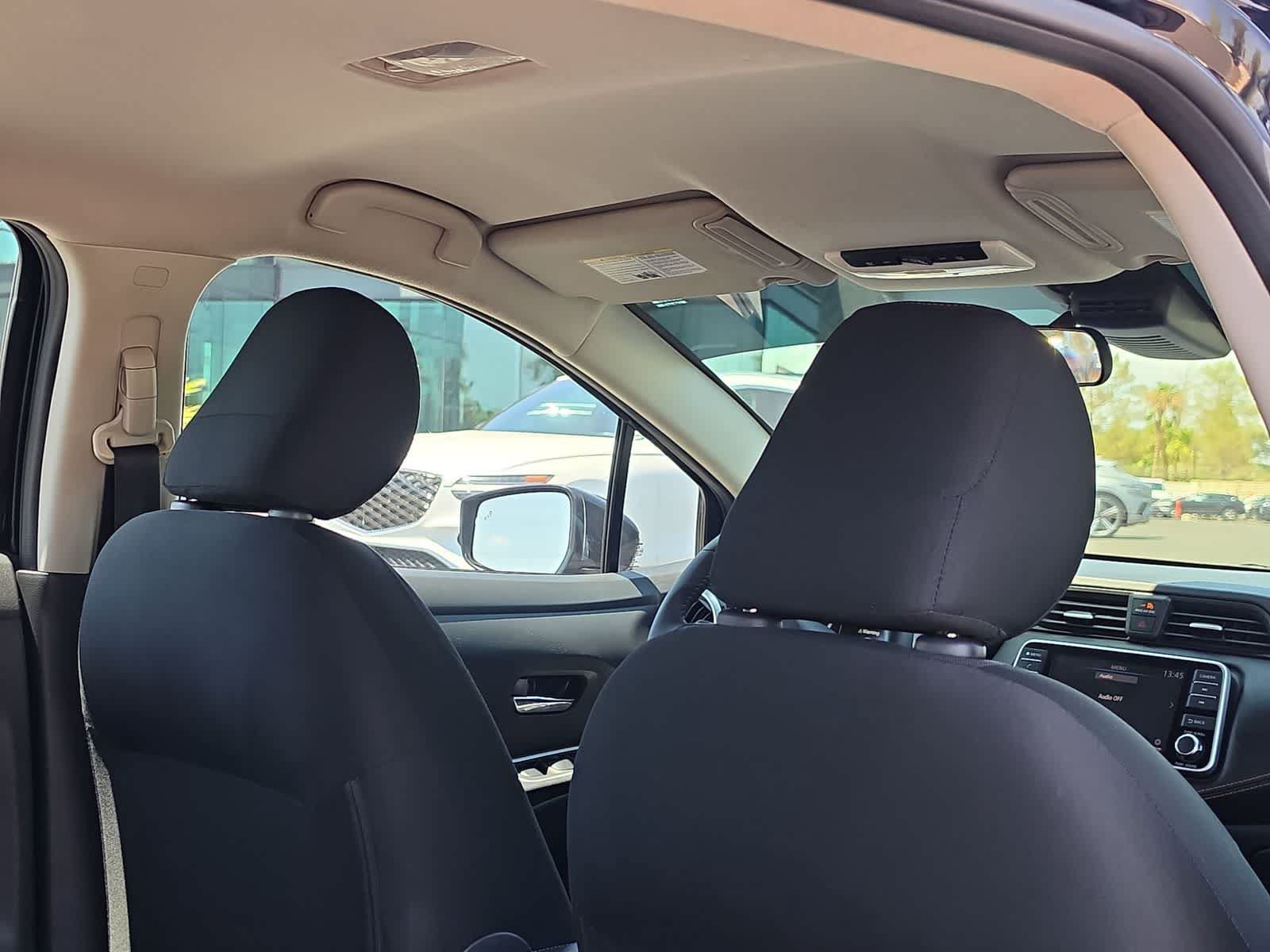 Used 2020 Nissan Versa SR FWD image 16