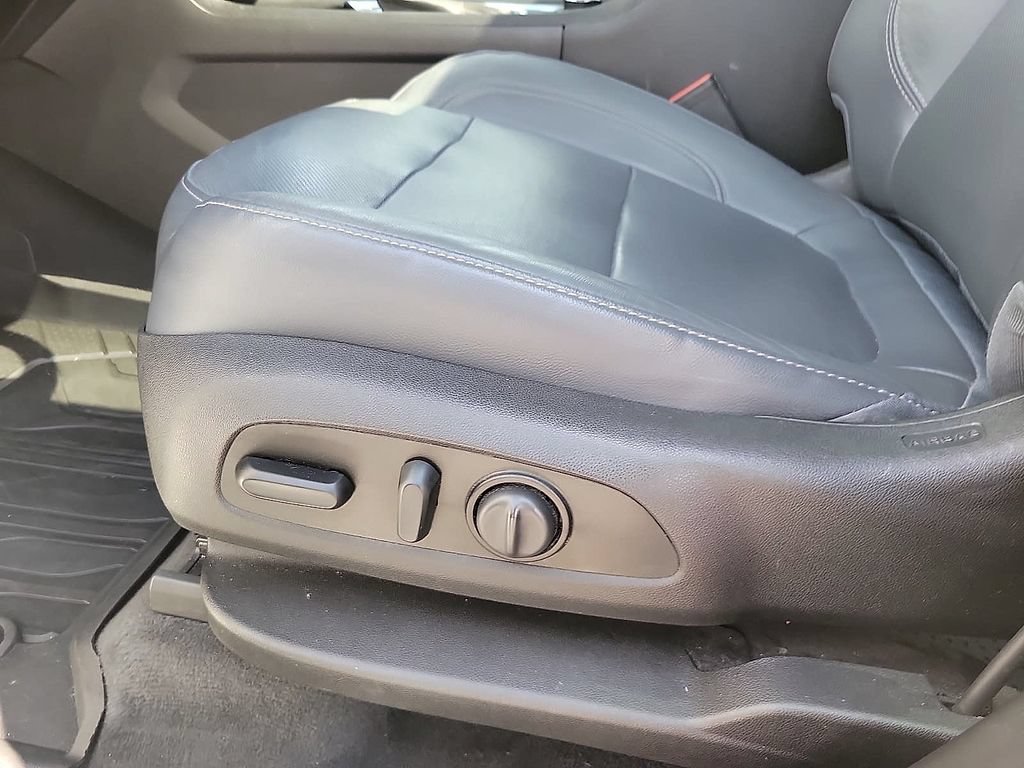 Used 2021 Chevrolet Traverse Premier w/ LPO, Floor Liner Package AWD/4WD image 13