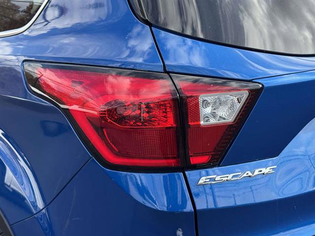 Used 2019 Ford Escape SE image 28