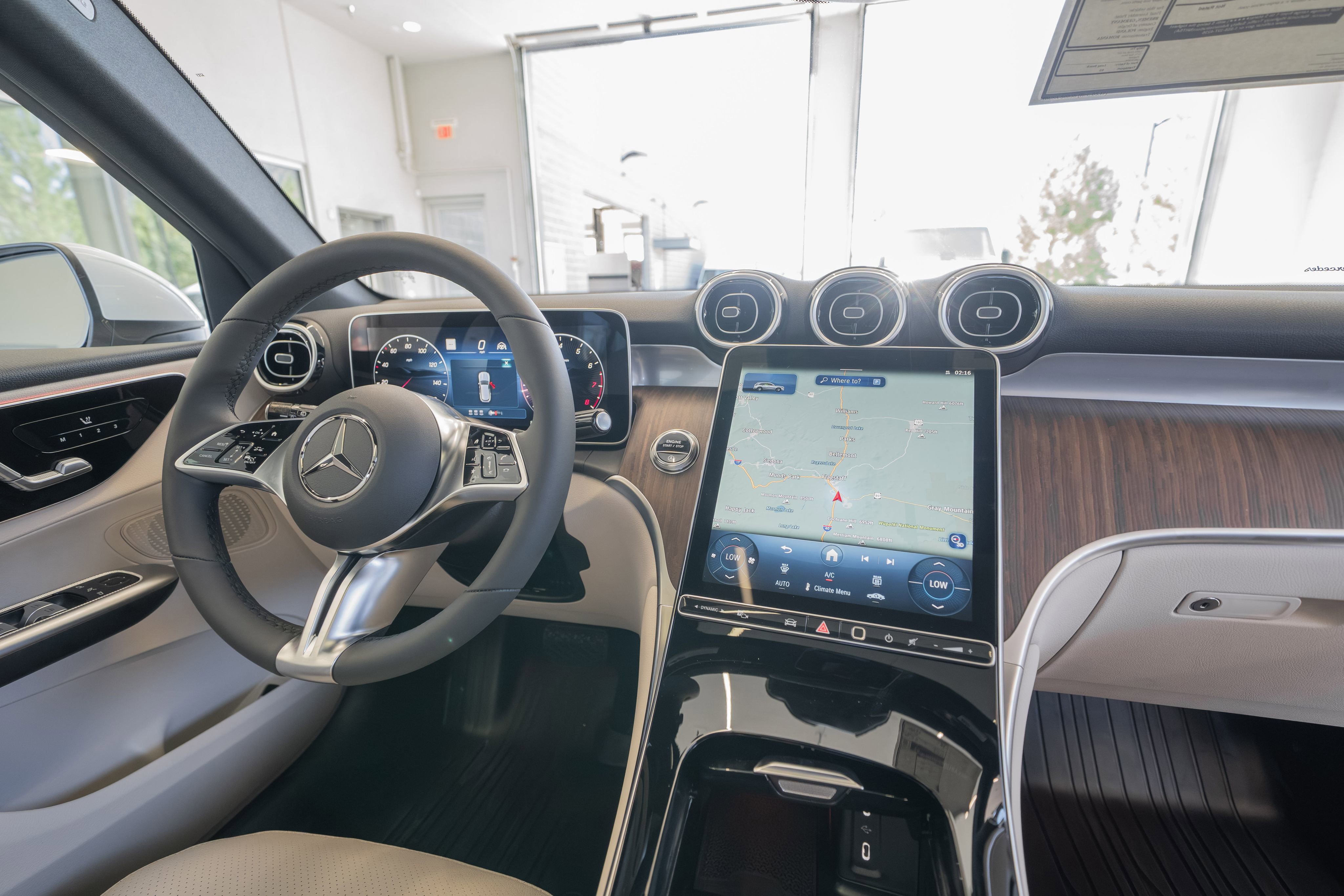 Used 2026 Mercedes-Benz GLC 300 4MATIC image 19