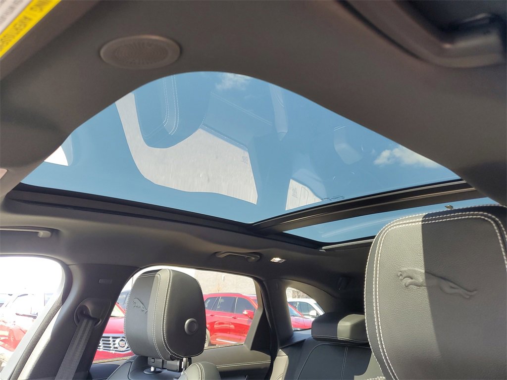 New 2025 Jaguar F-PACE R-Dynamic S image 25