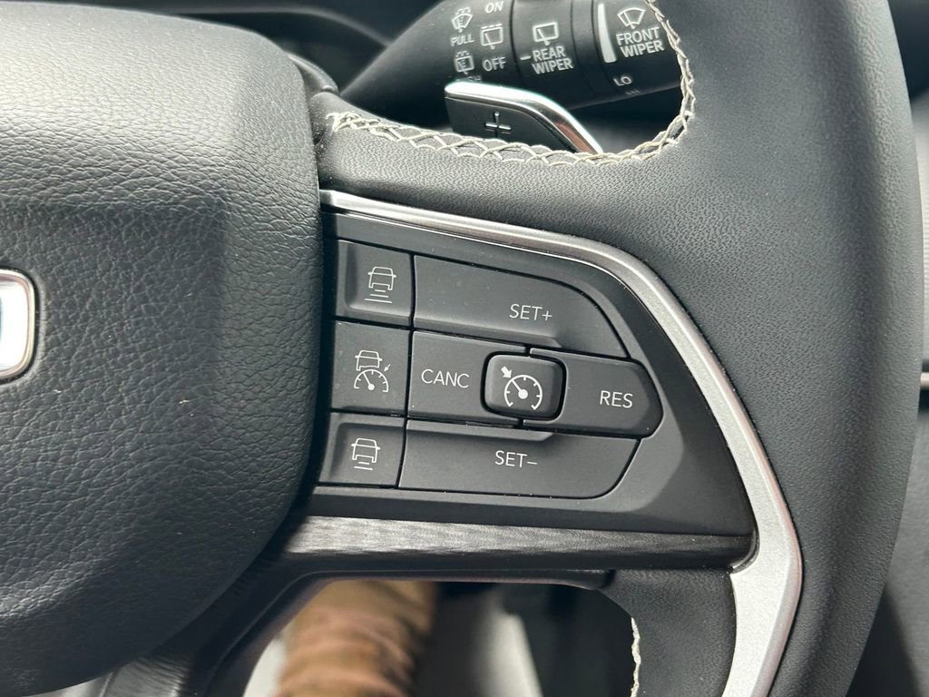 Used 2024 Jeep Grand Cherokee L Altitude AWD/4WD image 41