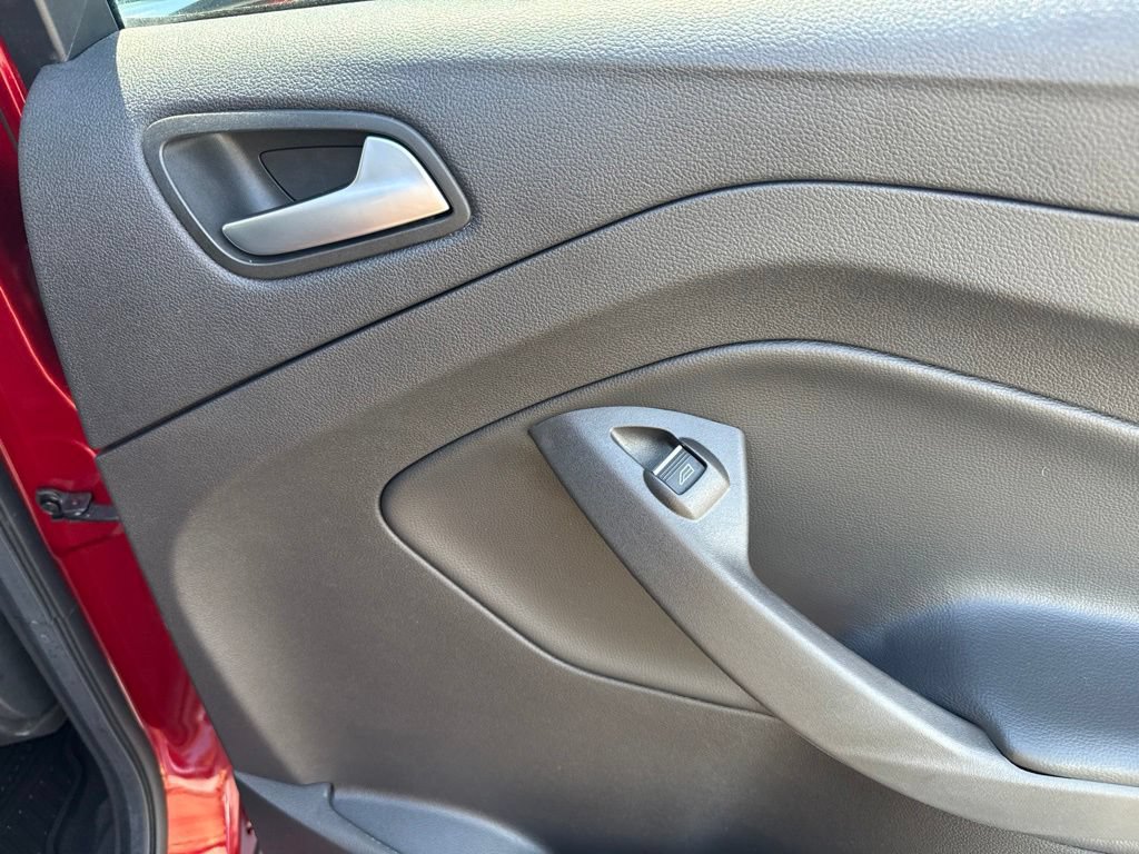 Used 2019 Ford Escape SE FWD image 40