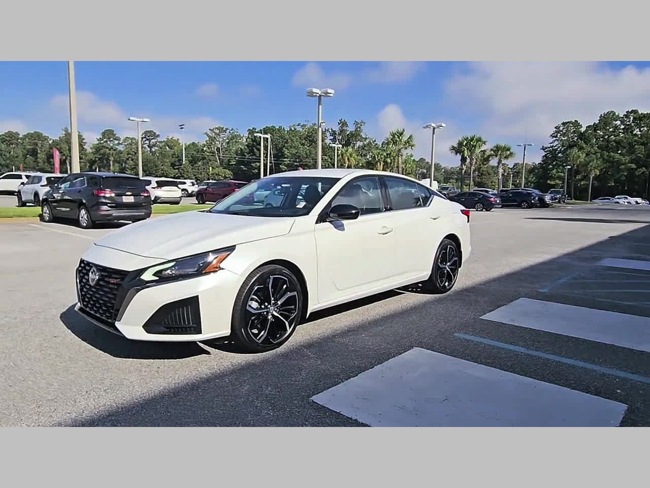 Used 2024 Nissan Altima 2.5 SR AWD/4WD image 24