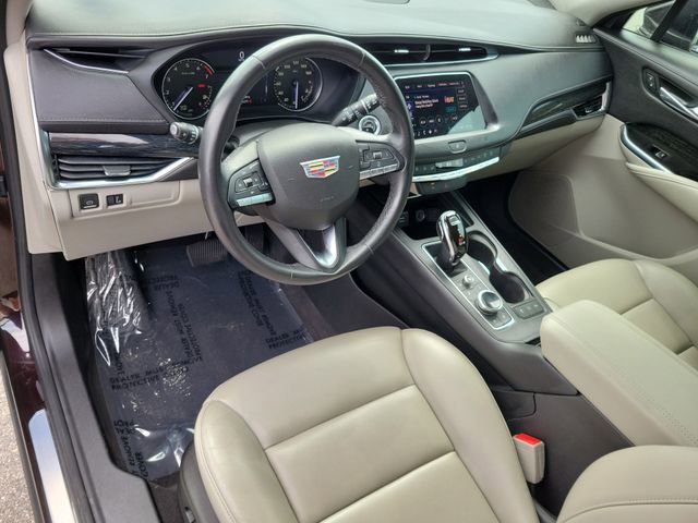 Used 2021 Cadillac XT4 Premium Luxury FWD image 17