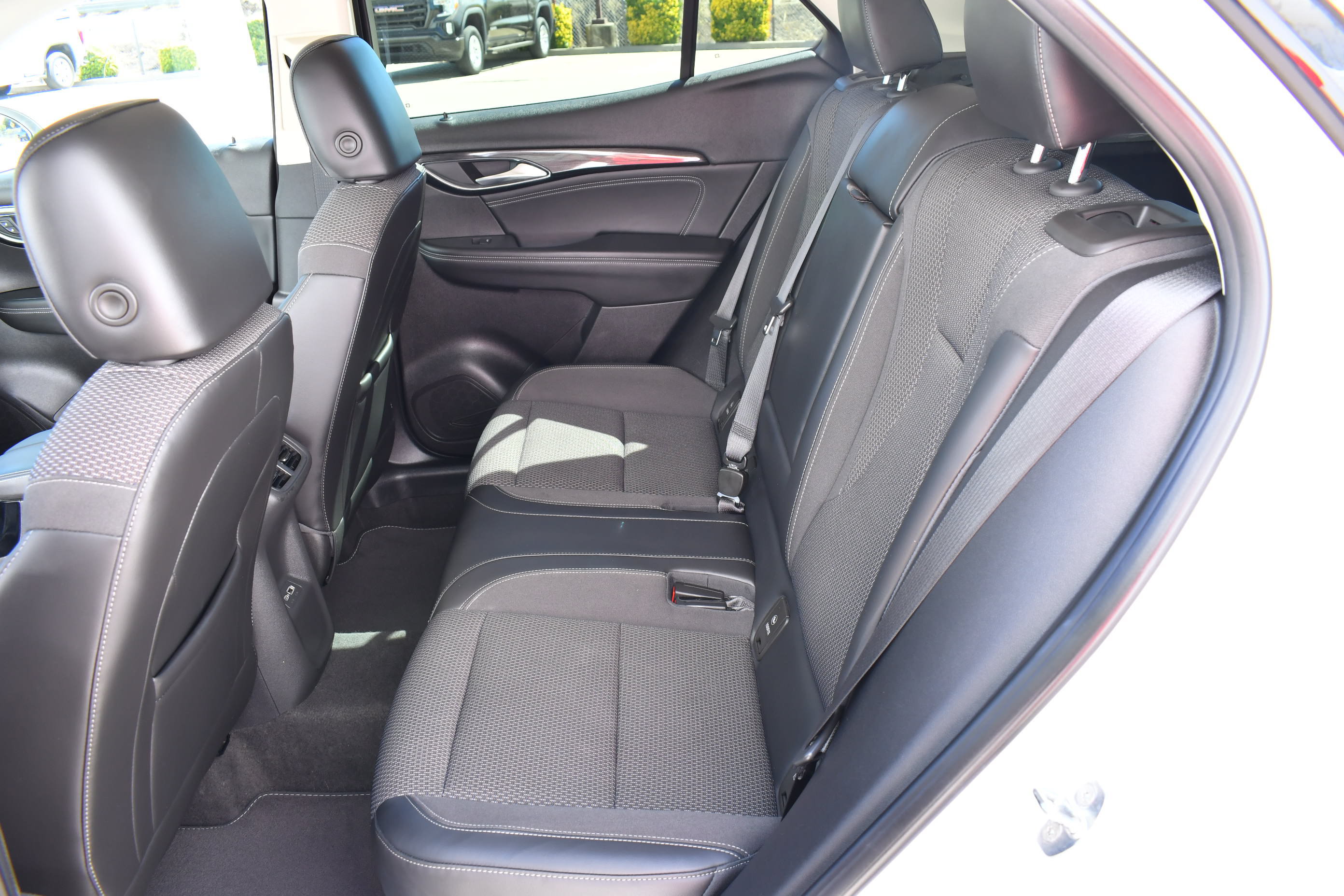 Used 2023 Buick Envision Preferred FWD image 22