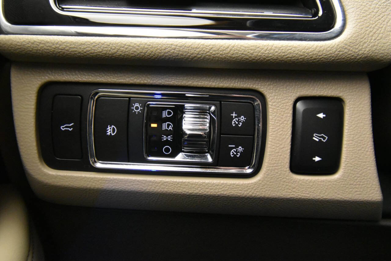 Used 2022 Lincoln Navigator Reserve image 34