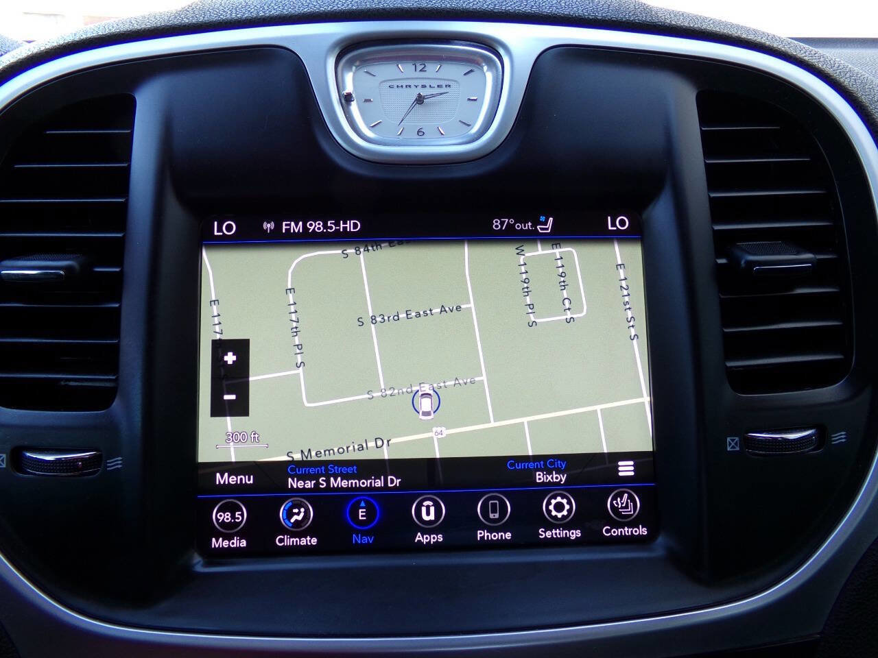 Used 2020 Chrysler 300 Limited image 29