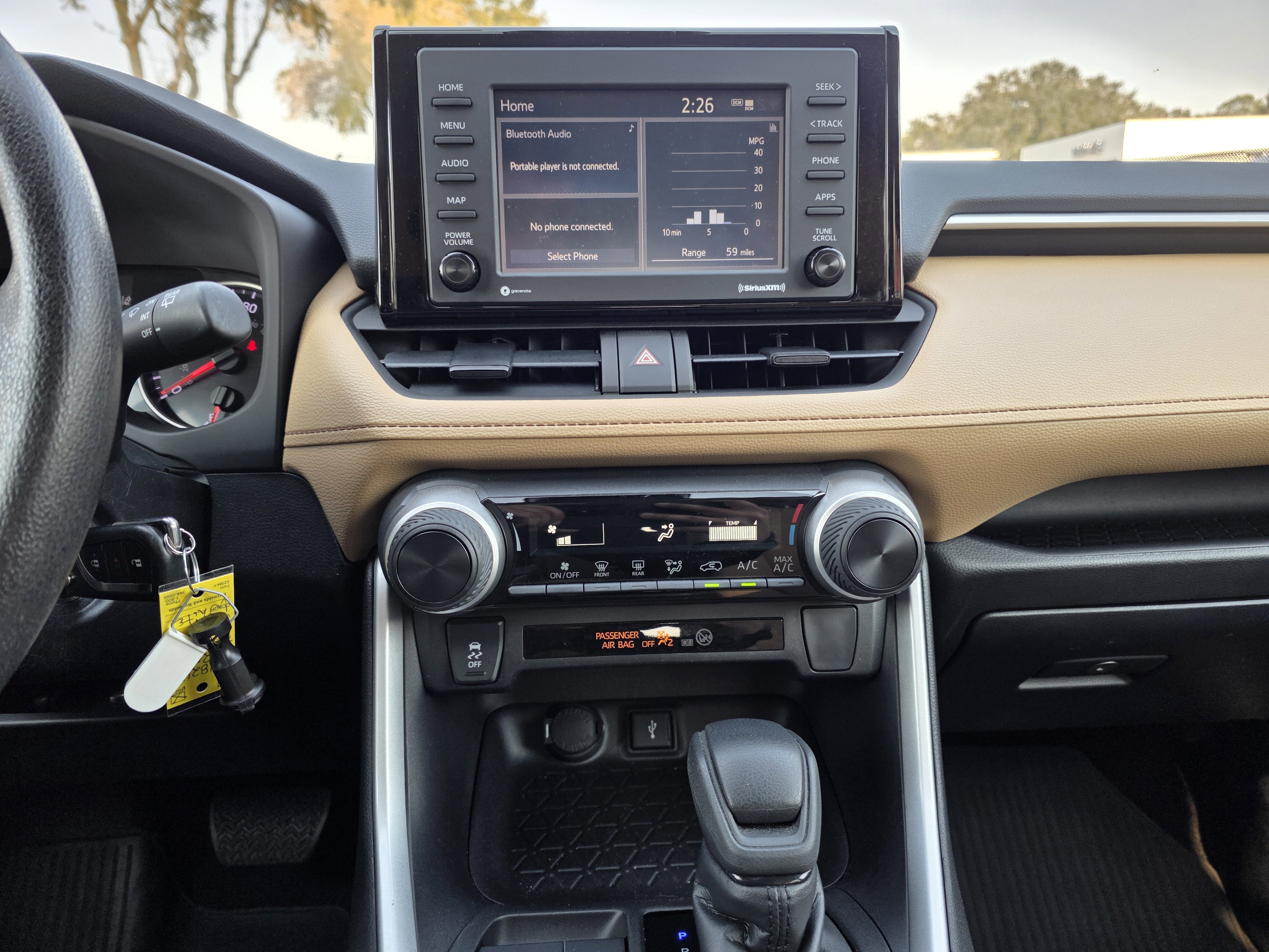 Used 2022 Toyota RAV4 LE image 19