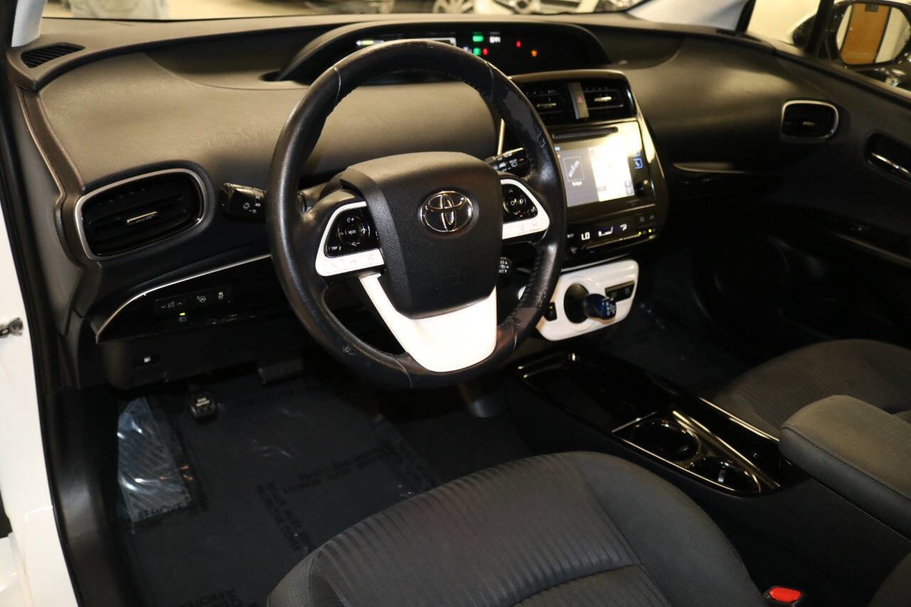 Used 2018 Toyota Prius Three image 64