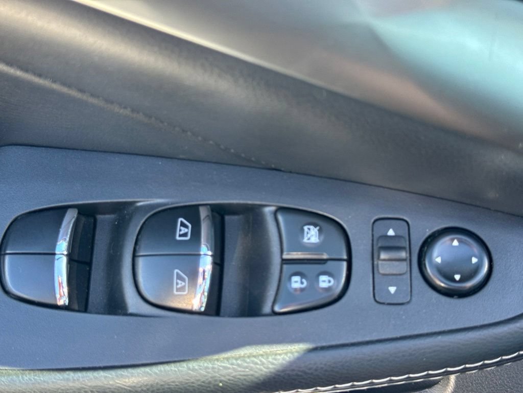 Used 2023 Nissan Maxima SL FWD image 17
