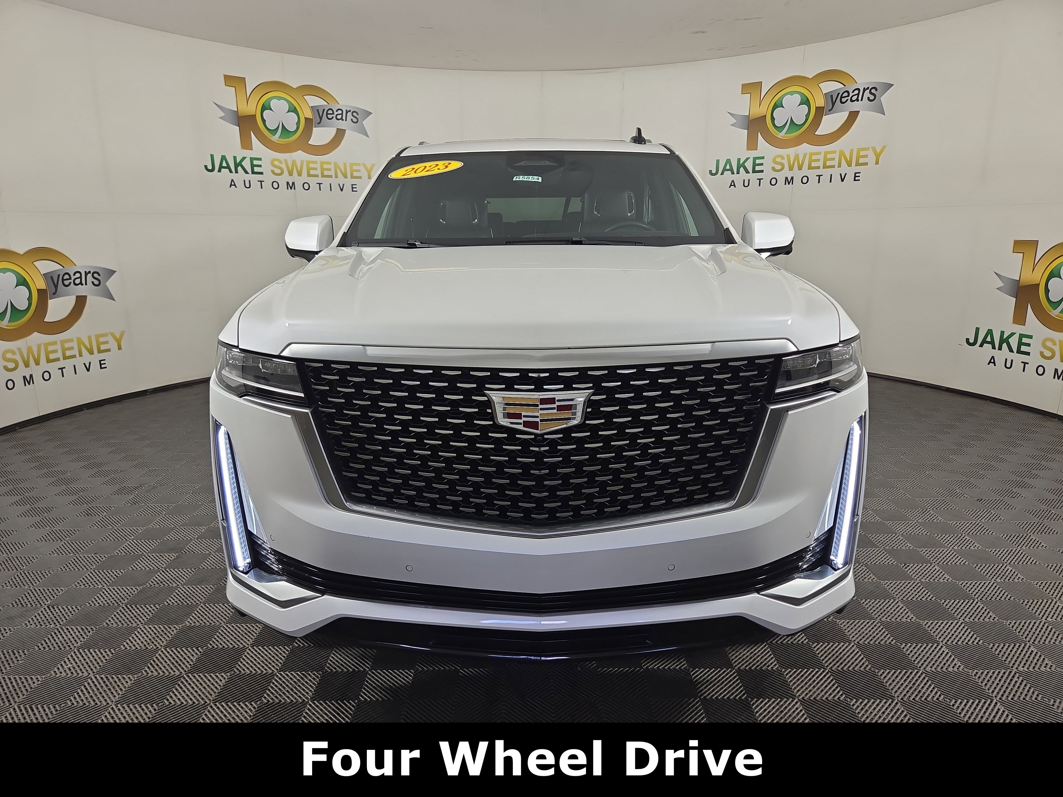 Used 2023 Cadillac Escalade ESV Premium Luxury w/ LPO, Floor Liner Package AWD/4WD image 2