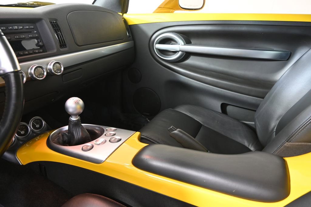 Used 2005 Chevrolet SSR w/ Preferred Equipment Group RWD image 28