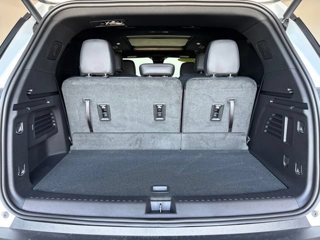 New 2027 Chevrolet Traverse LT w/ Sun and Wheel Package AWD/4WD image 24