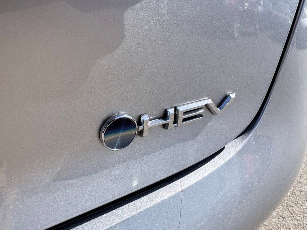 Used 2024 Toyota Prius LE FWD image 25