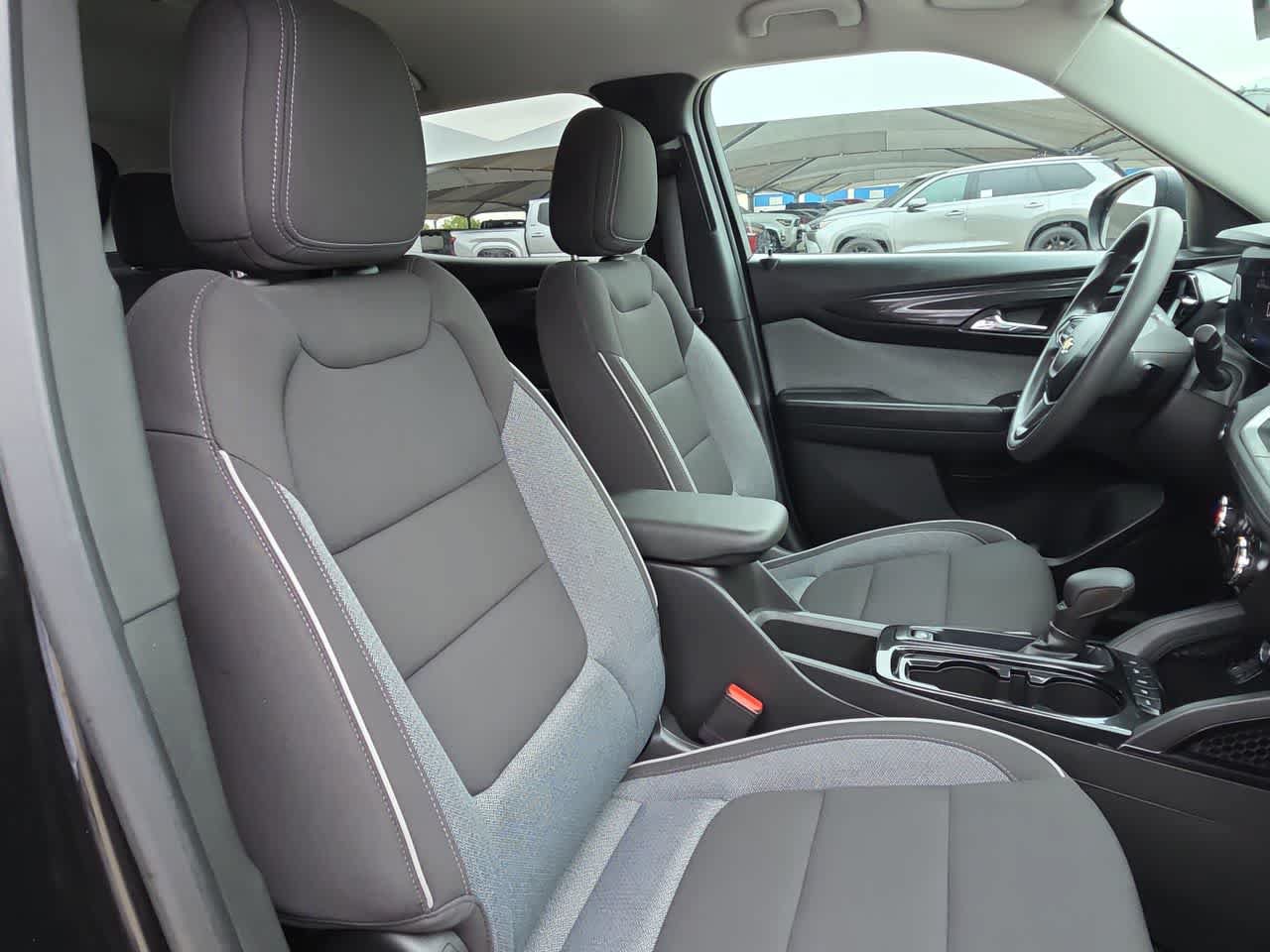 Used 2024 Chevrolet TrailBlazer LS w/ LS Convenience Package AWD/4WD image 18
