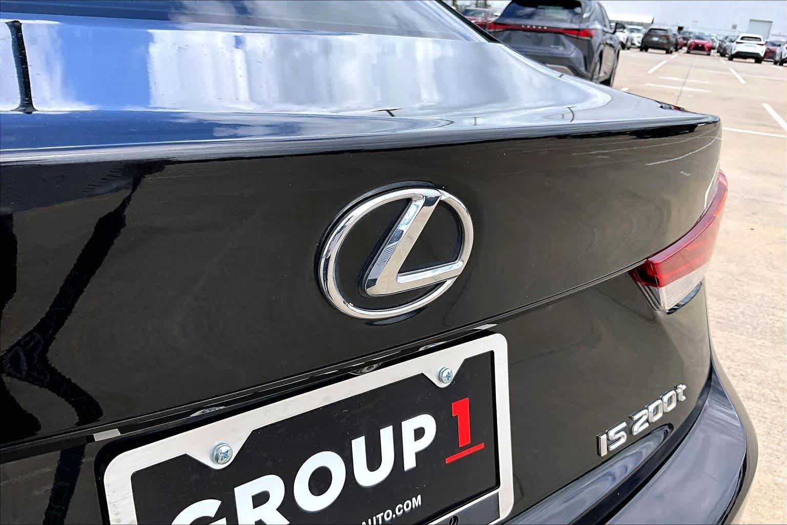 Used 2017 Lexus IS 200t RWD image 30