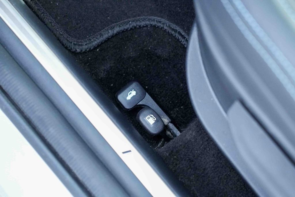 Used 2025 Hyundai Elantra N image 29