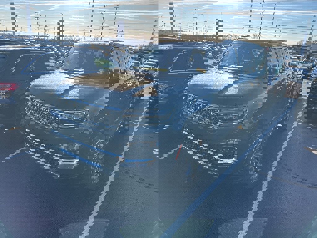 Used 2024 Jeep Grand Wagoneer Series III image 14