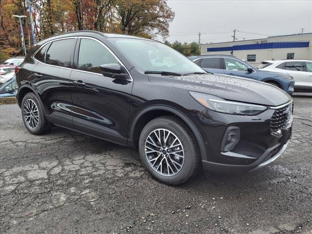 New 2023 Ford Escape SE w/ PHEV Premium Package